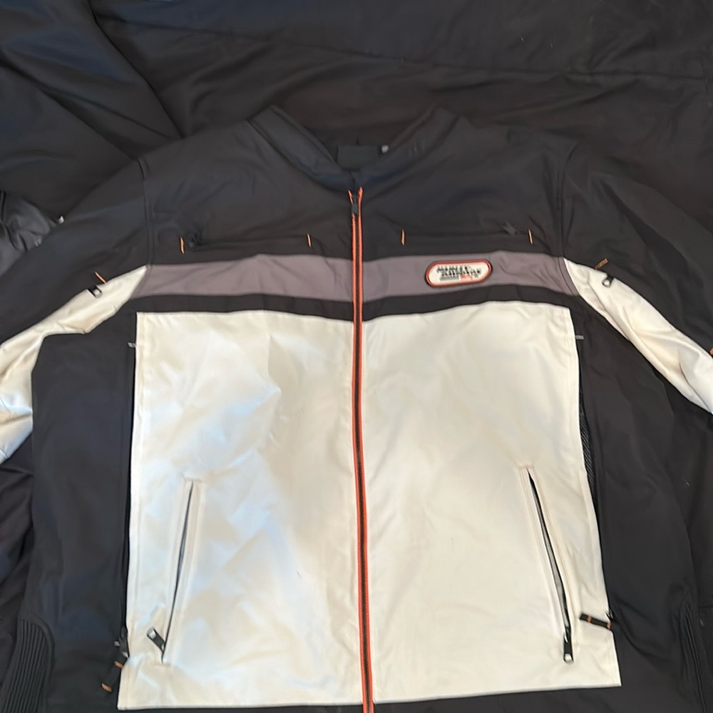 Brand new men’s Harley Davidson jacket. Five XL.